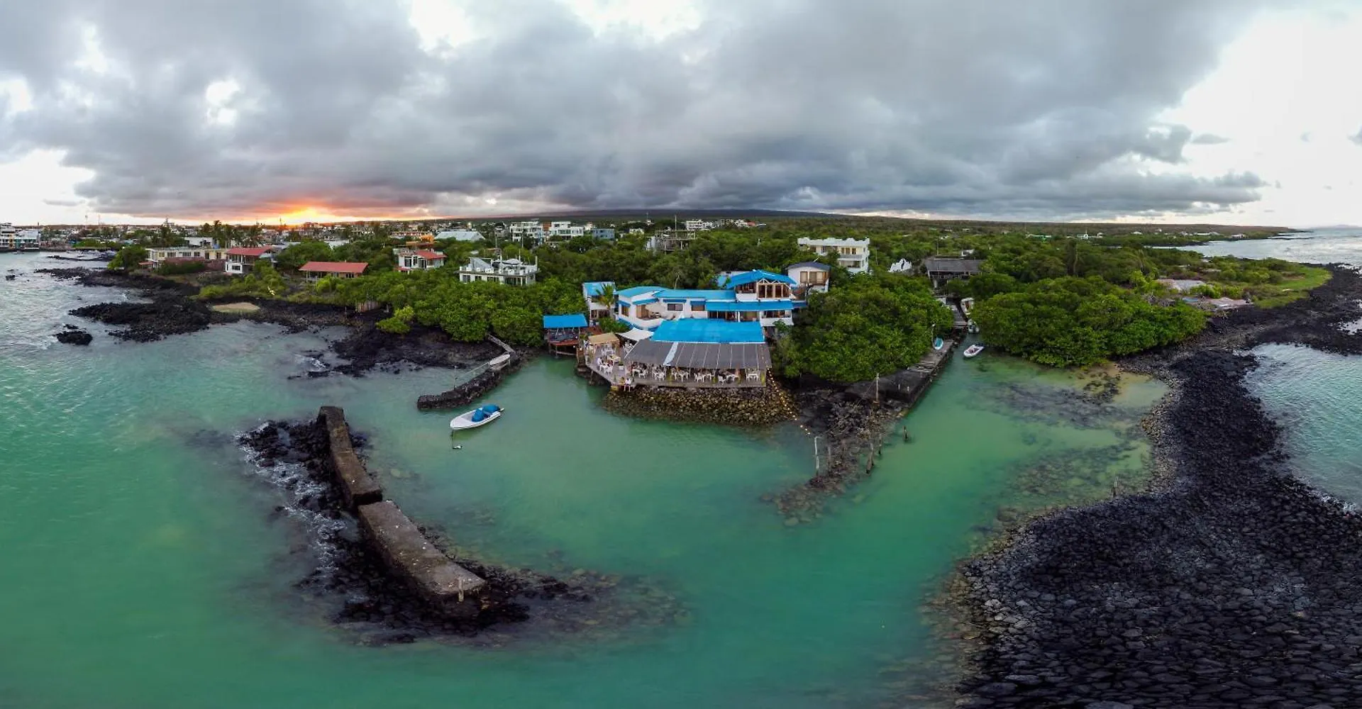 Hotel Blu Galapagos Sustainable Waterfront Lodge Puerto Ayora