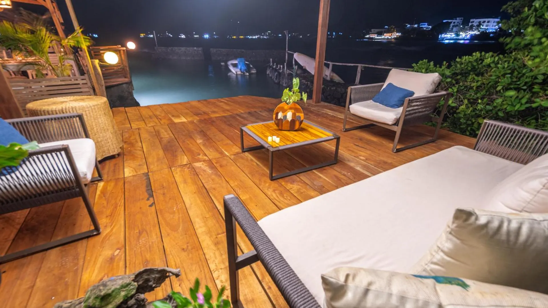 Blu Galapagos Sustainable Waterfront Lodge Puerto Ayora  Puerto Ayora (Galapagos Islands)
