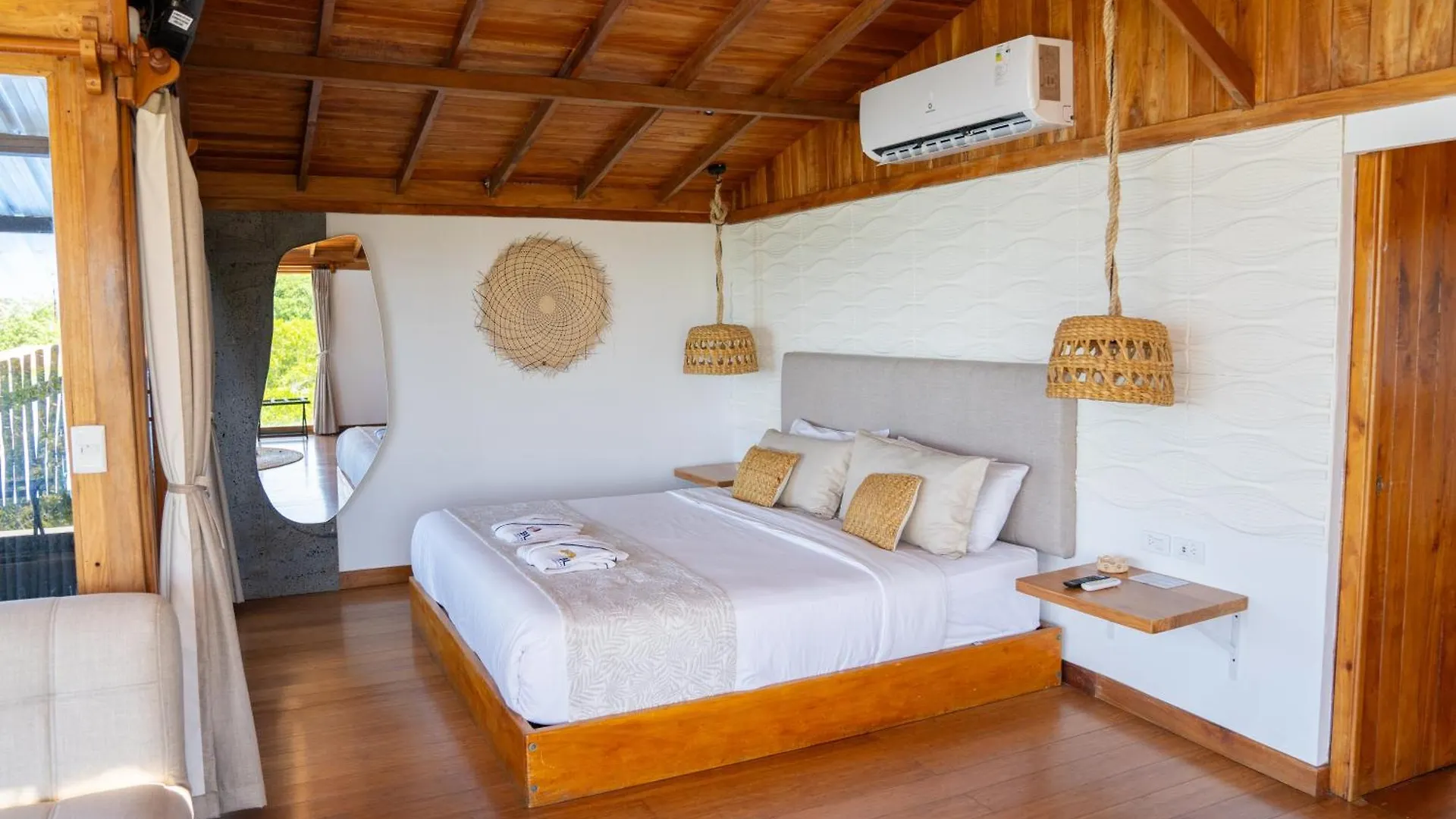 Hotel Blu Galapagos Sustainable Waterfront Lodge Puerto Ayora