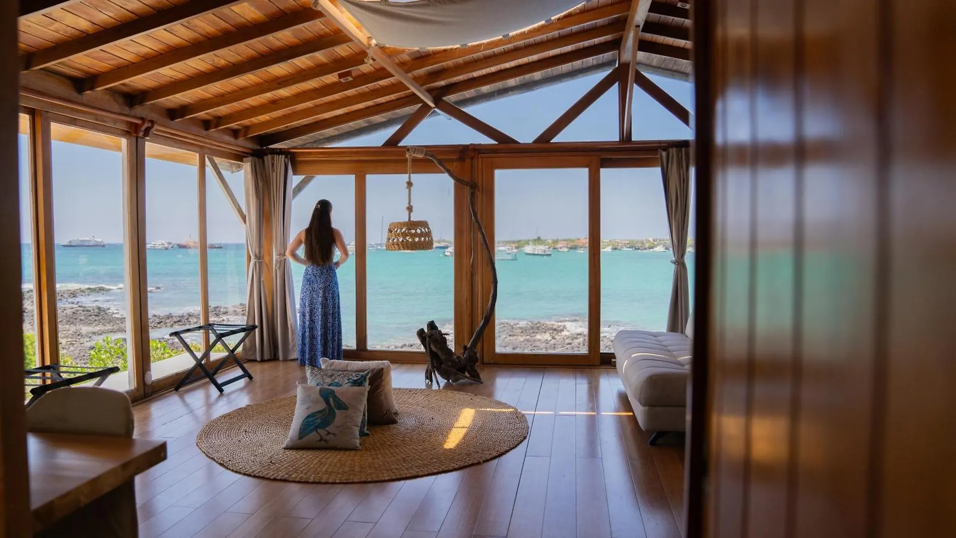 Blu Galapagos Sustainable Waterfront Lodge Puerto Ayora  Equador