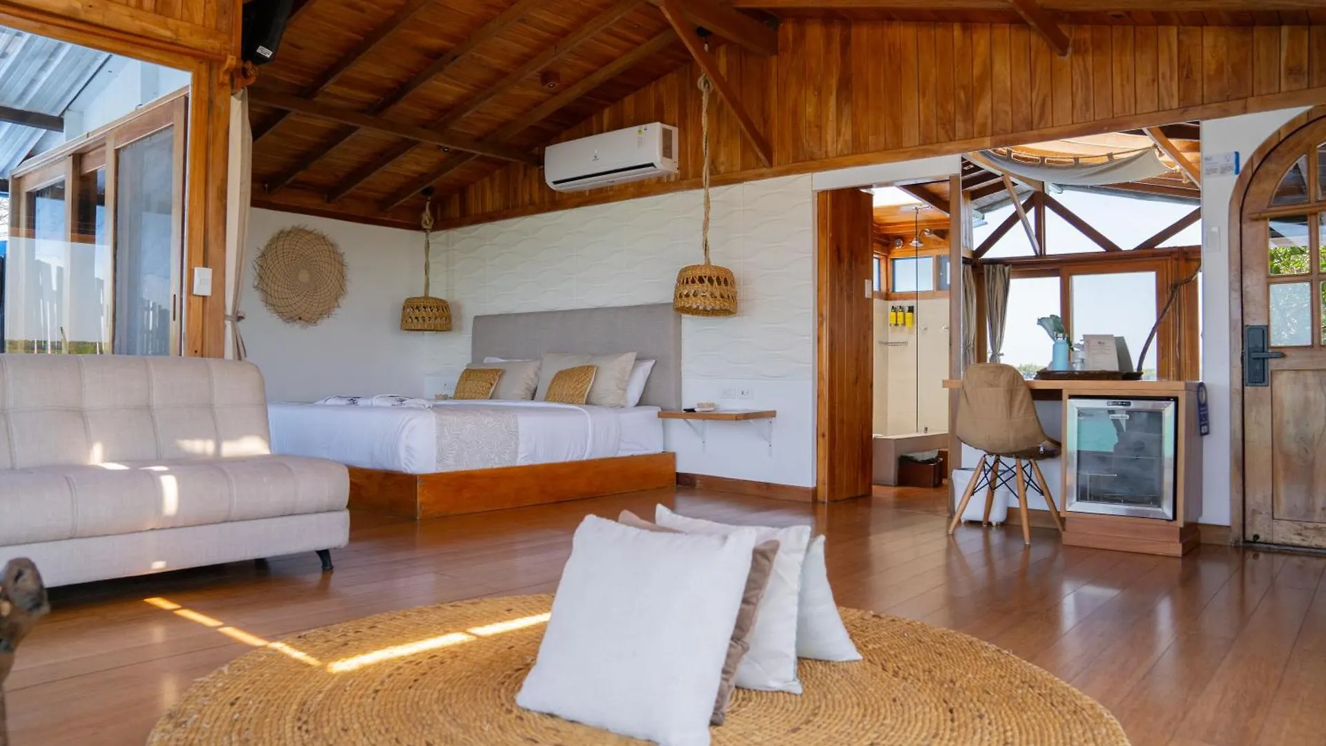 Blu Galapagos Sustainable Waterfront Lodge Puerto Ayora