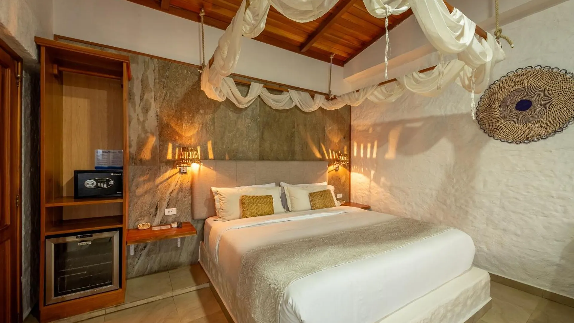 Blu Galapagos Sustainable Waterfront Lodge Puerto Ayora  Puerto Ayora (Galapagos Islands)