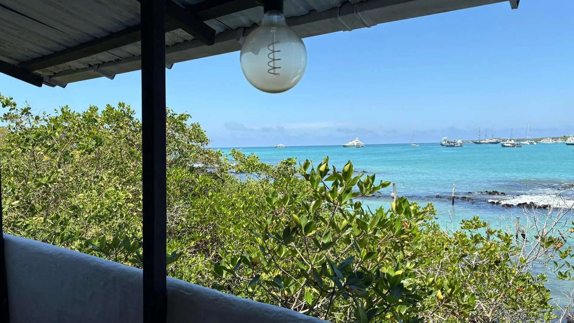 Blu Galapagos Sustainable Waterfront Lodge Puerto Ayora  Equador