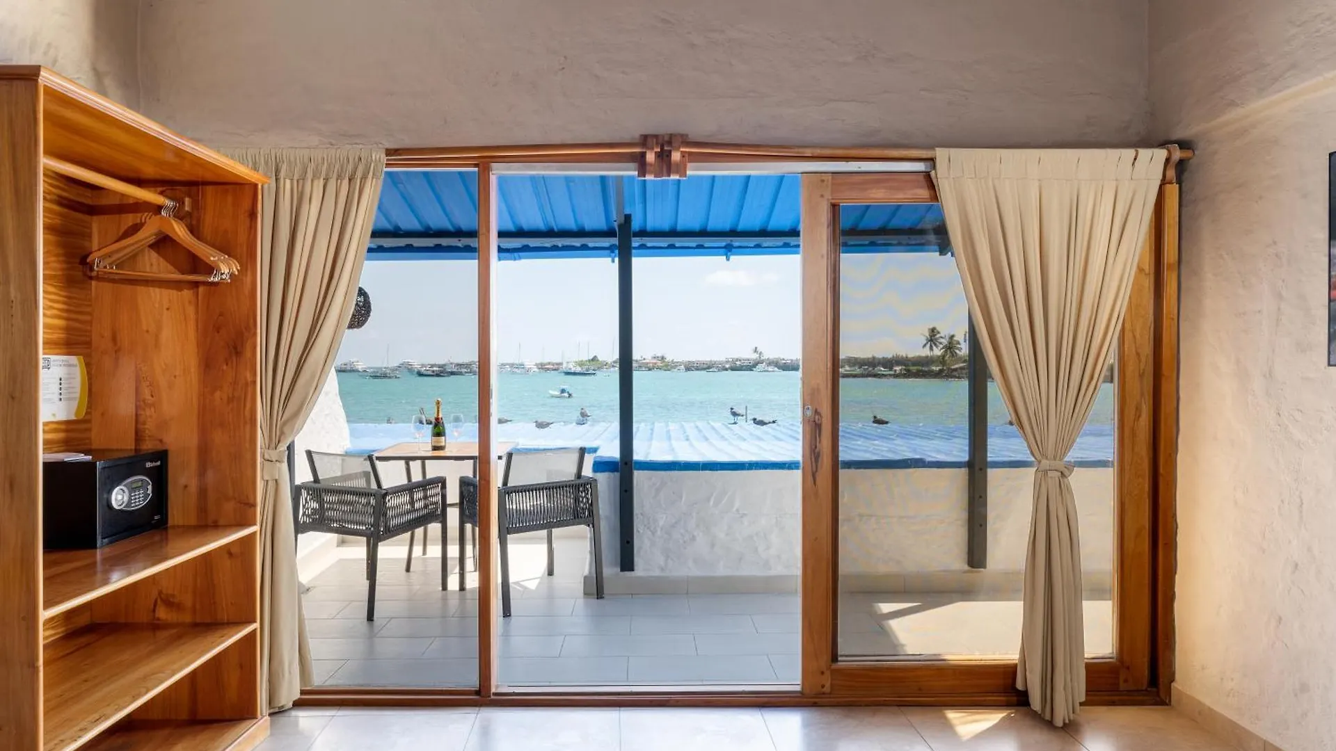 Blu Galapagos Sustainable Waterfront Lodge Puerto Ayora  Ecuador