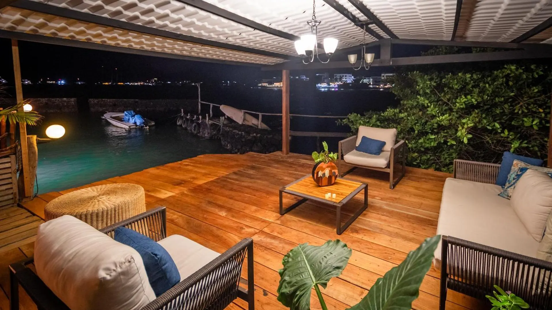 Blu Galapagos Sustainable Waterfront Lodge Puerto Ayora  Hotel Puerto Ayora (Galapagos Islands)
