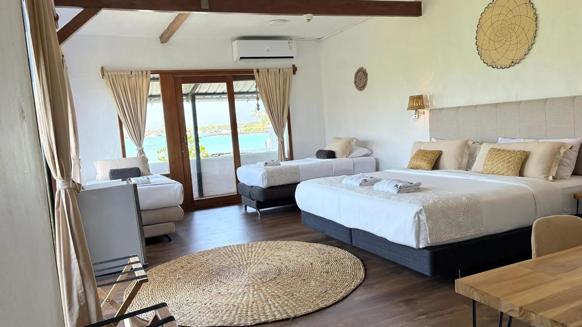Hotel Blu Galapagos Sustainable Waterfront Lodge Puerto Ayora